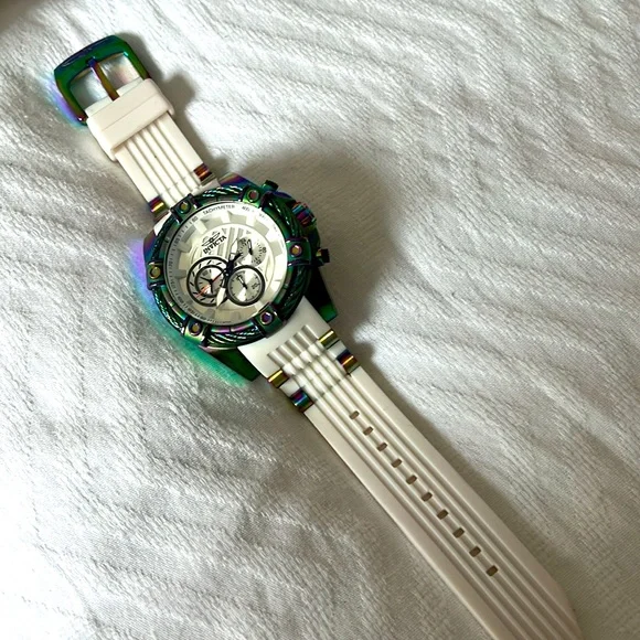 Invicta Bolt Men's Watch 52mm White Iridescent Pre loved needs battery 🪫